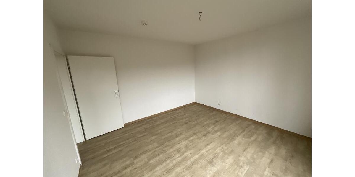 Etagenwohnung Siegen Dillnhütten - 3 Zimmer, 74 m&sup2;, 329&euro; | Angebot:25906409