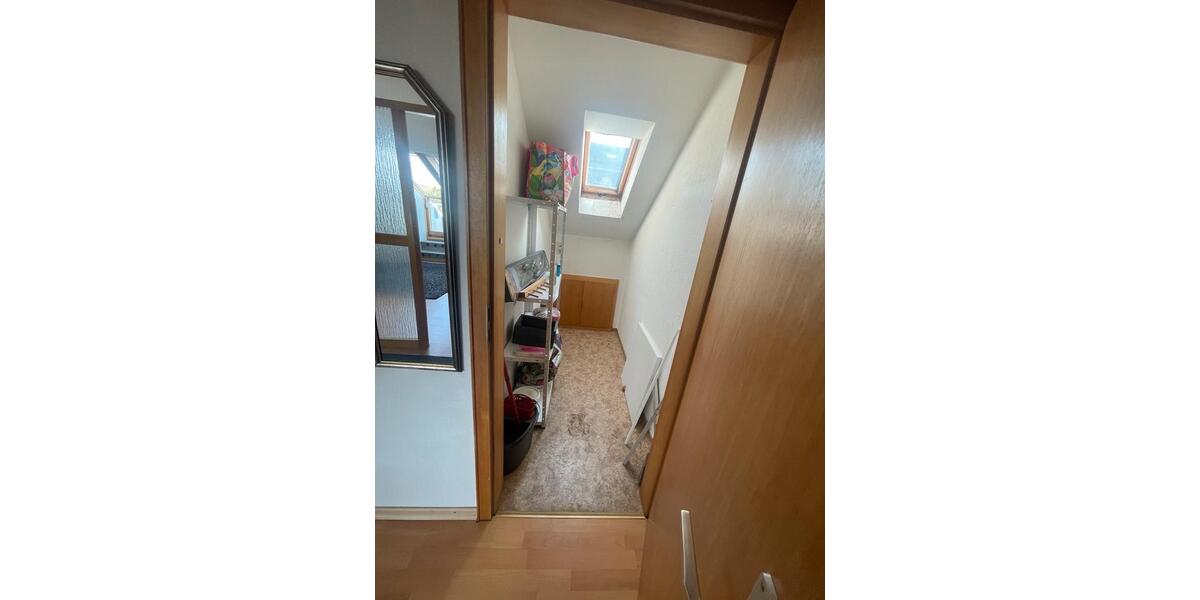 Dachgeschoßwohnung Siegen Dillnhütten - 2 Zimmer, 65 m&sup2;, 600&euro; | Angebot:26061437