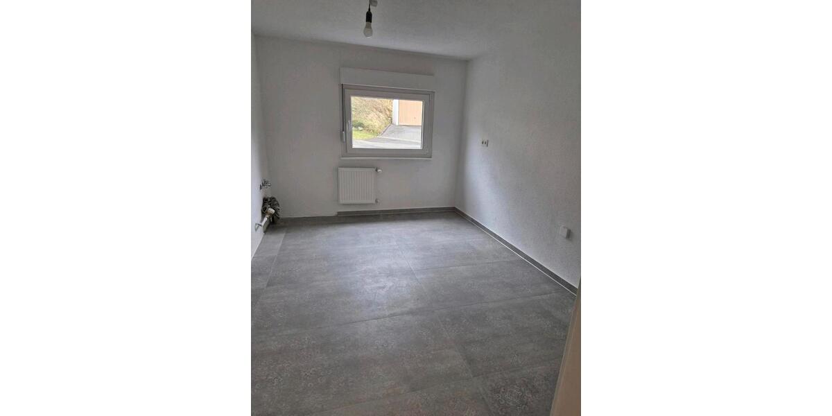 Erdgeschoßwohnung Netphen - 3 Zimmer, 82 m&sup2;, 600&euro; | Angebot:26040979