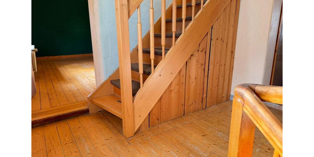 Einfamilienhaus Weitefeld - 9 Zimmer, 211 m&sup2;, 1.450&euro; | Angebot:26008565