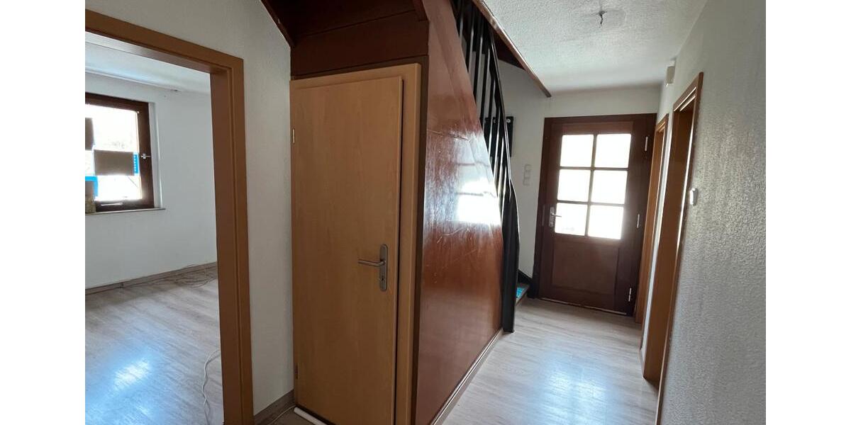 Doppelhaushälfte Siegen Eiserfeld - 4 Zimmer, 105 m&sup2;, 180.000&euro; | Angebot:26049519