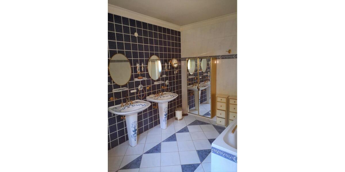 Etagenwohnung Reichshof - 4 Zimmer, 144 m&sup2;, 1.250&euro; | Angebot:25580154