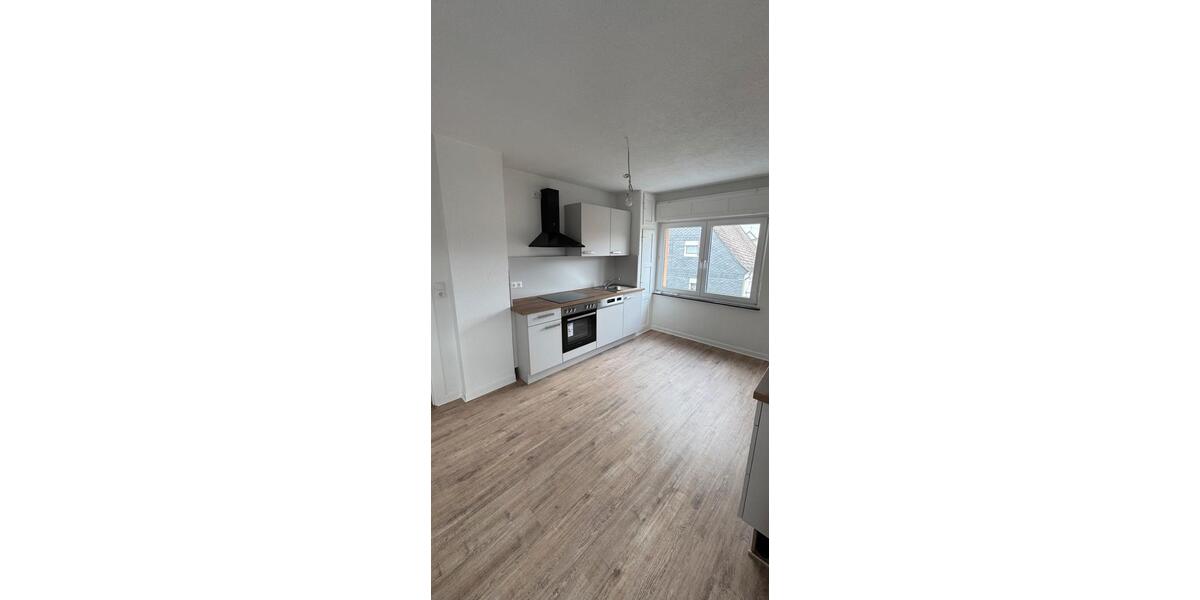 Etagenwohnung Siegen Dillnhütten - 5 Zimmer, 100 m&sup2;, 1.100&euro; | Angebot:25640102