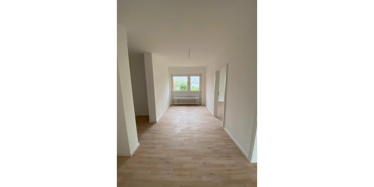 Etagenwohnung Hamm (Sieg) - 3.5 Zimmer, 82 m&sup2;, 680&euro; | Angebot:25978906