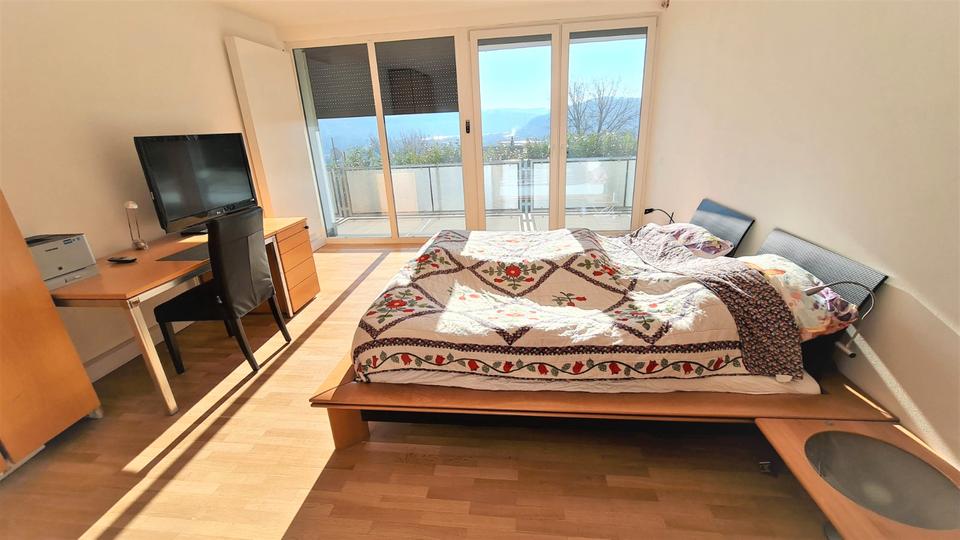 Erdgeschoßwohnung Siegen - 4 Zimmer, 140 m&sup2;, 1.350&euro; | Angebot:26038156