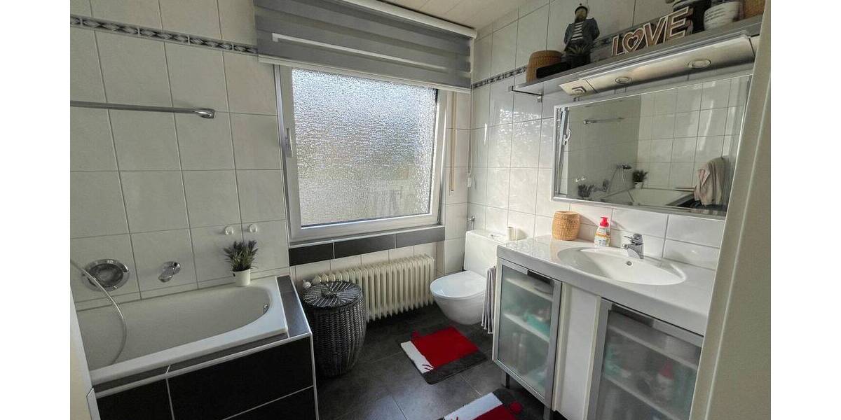 Etagenwohnung Kreuztal - 4 Zimmer, 121 m&sup2;, 299.000&euro; | Angebot:26015121