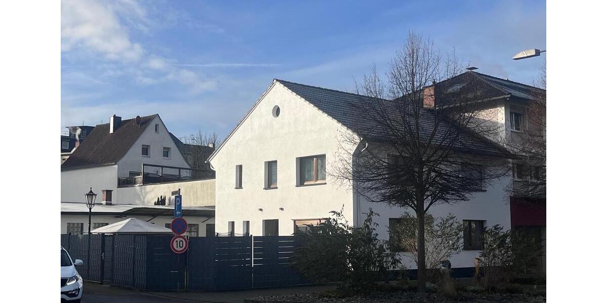 Einfamilienhaus Wissen - 7 Zimmer, 157 m&sup2;, 350.000&euro; | Angebot:25788027