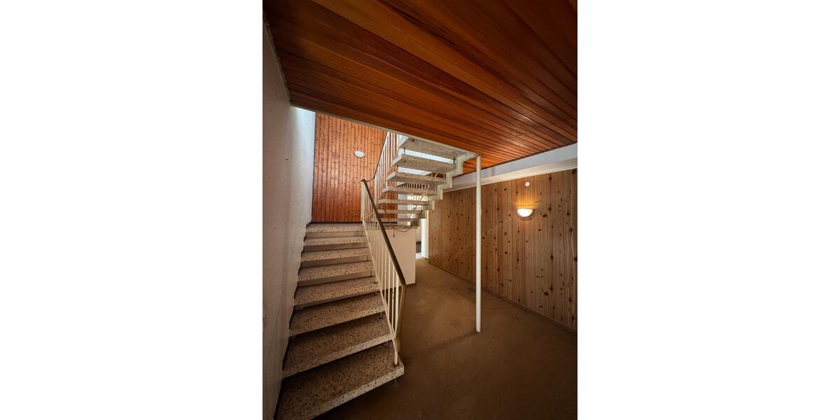 Einfamilienhaus Herborn - 7 Zimmer, 215 m&sup2;, 365.000&euro; | Angebot:25064000