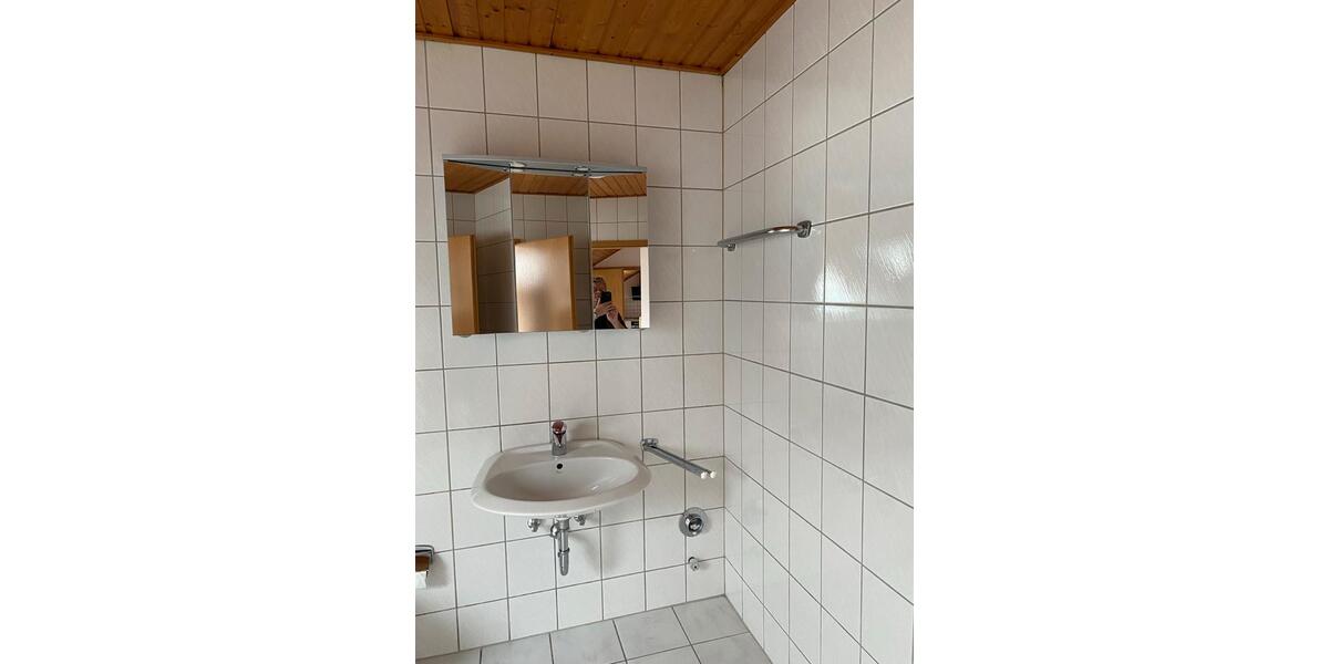 Dachgeschoßwohnung Pracht - 2 Zimmer, 70 m&sup2;, 815&euro; | Angebot:25483161