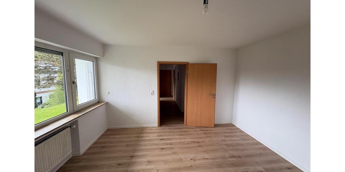 Etagenwohnung Freudenberg - 3 Zimmer, 85 m&sup2;, 680&euro; | Angebot:26040079