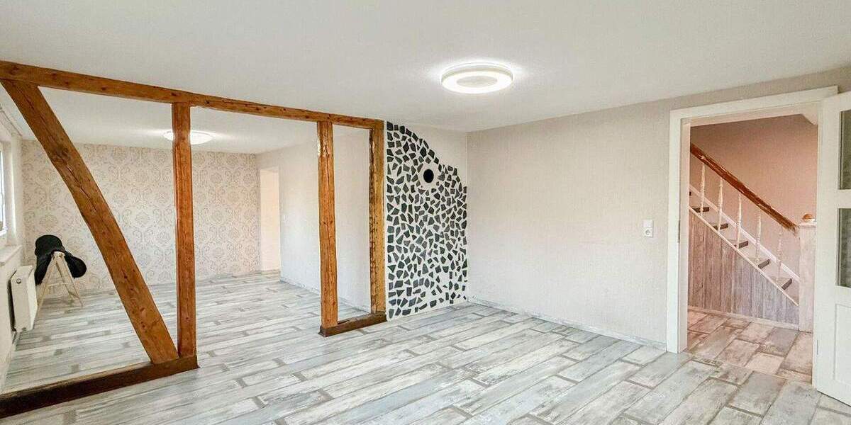 Einfamilienhaus Marzhausen - 9 Zimmer, 266 m&sup2;, 250.000&euro; | Angebot:25691935