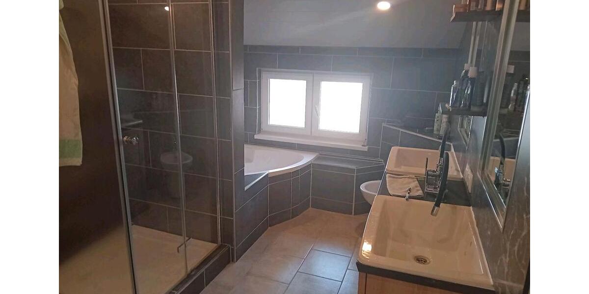 Einfamilienhaus Hamm (Sieg) - 4 Zimmer, 142 m&sup2;, 145.000&euro; | Angebot:25975746