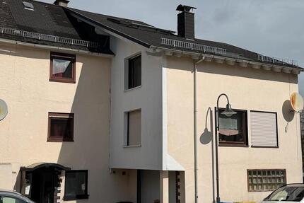 Wohnung Dillenburg - 8 Zimmer, 147 m&sup2;, 800&euro; | Angebot:26035436