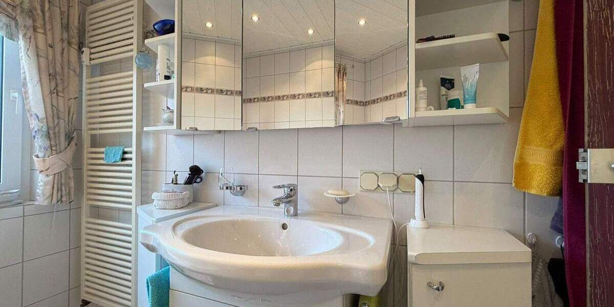 Mehrfamilienhaus, Wohnhaus Hamm/Sieg Sieg - 6 Zimmer, 190 m&sup2;, 395.000&euro; | Angebot:25691943