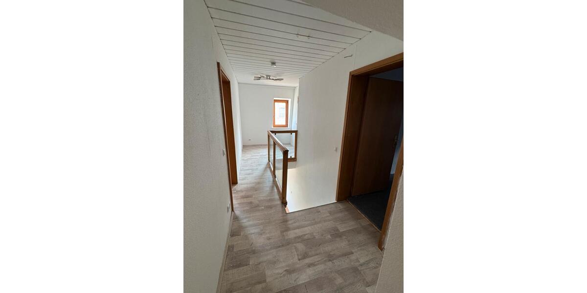 Etagenwohnung Wissen - 4 Zimmer, 90 m&sup2;, 750&euro; | Angebot:25956996