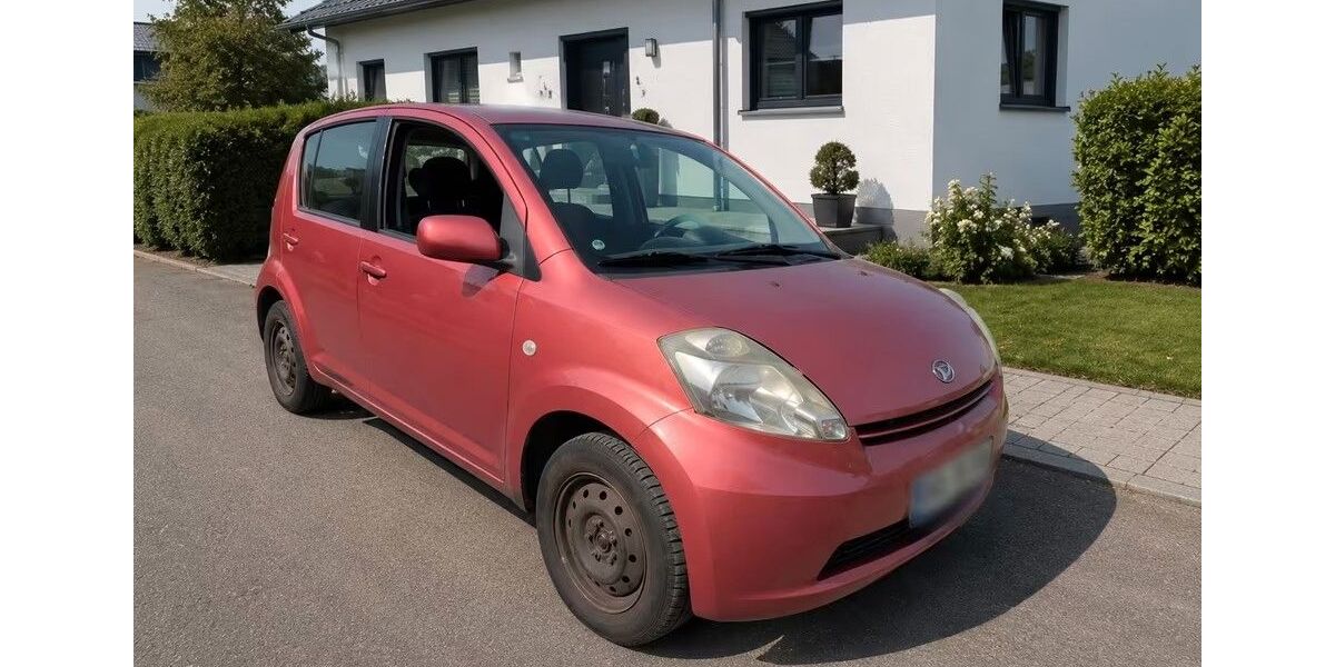 Daihatsu Sirion 118.000 km 1.250 &euro; Siegen 57074