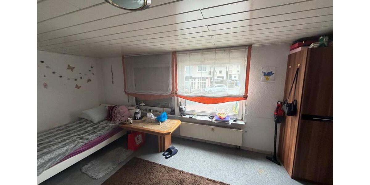 Etagenwohnung Dillenburg - 8 Zimmer, 147 m&sup2;, 800&euro; | Angebot:26035436