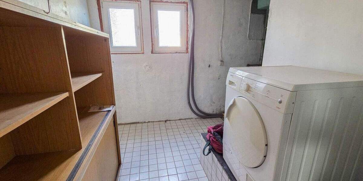 Mehrfamilienhaus, Wohnhaus Pracht / Niederhausen Niederhausen - 8 Zimmer, 229 m&sup2;, 299.000&euro; | Angebot:25819920