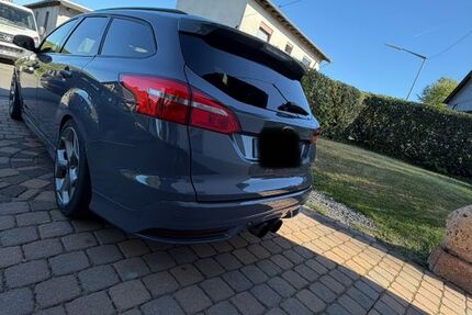 Ford Focus 87.500 km 15.999 &euro; Seelbach 57577