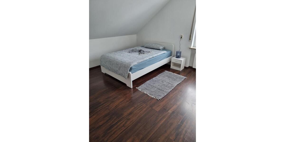 Dachgeschoßwohnung Siegen Dillnhütten - 4 Zimmer, 110 m&sup2;, 1.200&euro; | Angebot:26579691