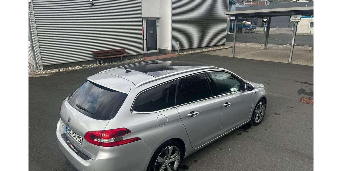 Peugeot 308 152.000 km 5.900 &euro; Dillenburg 35683
