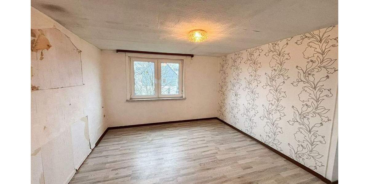 Einfamilienhaus Hamm VG - 7 Zimmer, 120 m&sup2;, 125.000&euro; | Angebot:25776417