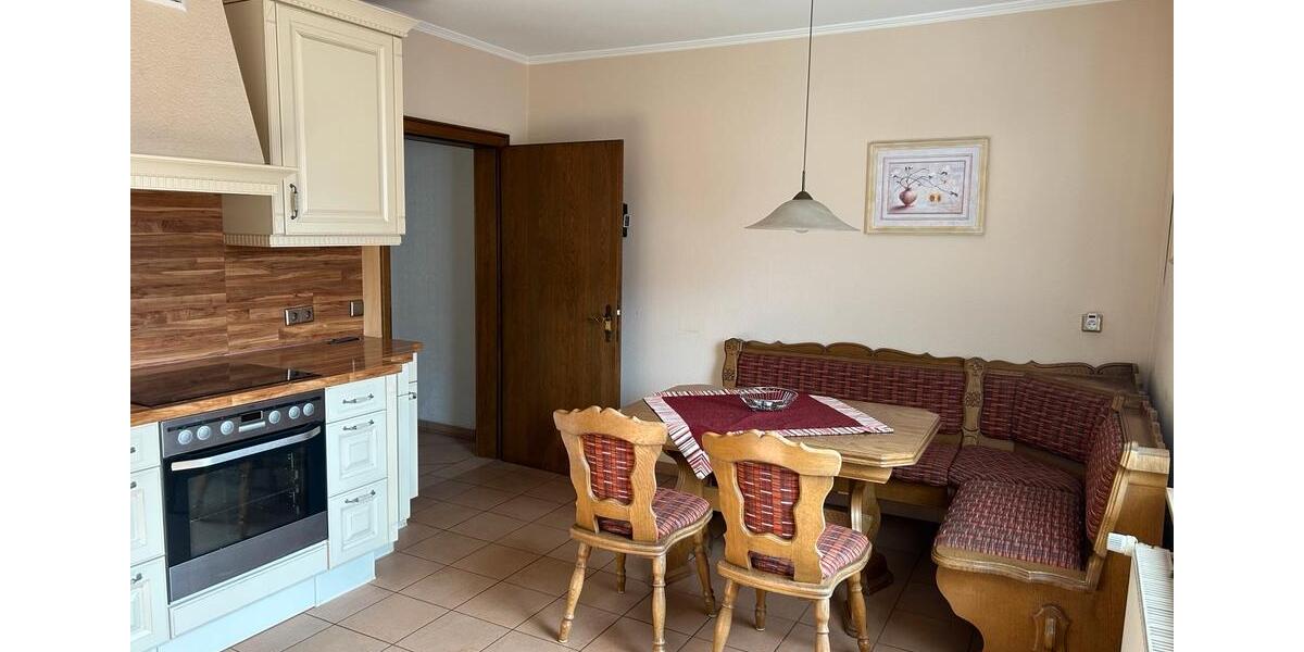 Etagenwohnung Kirchhundem - 4 Zimmer, 150 m&sup2;, 900&euro; | Angebot:25297098