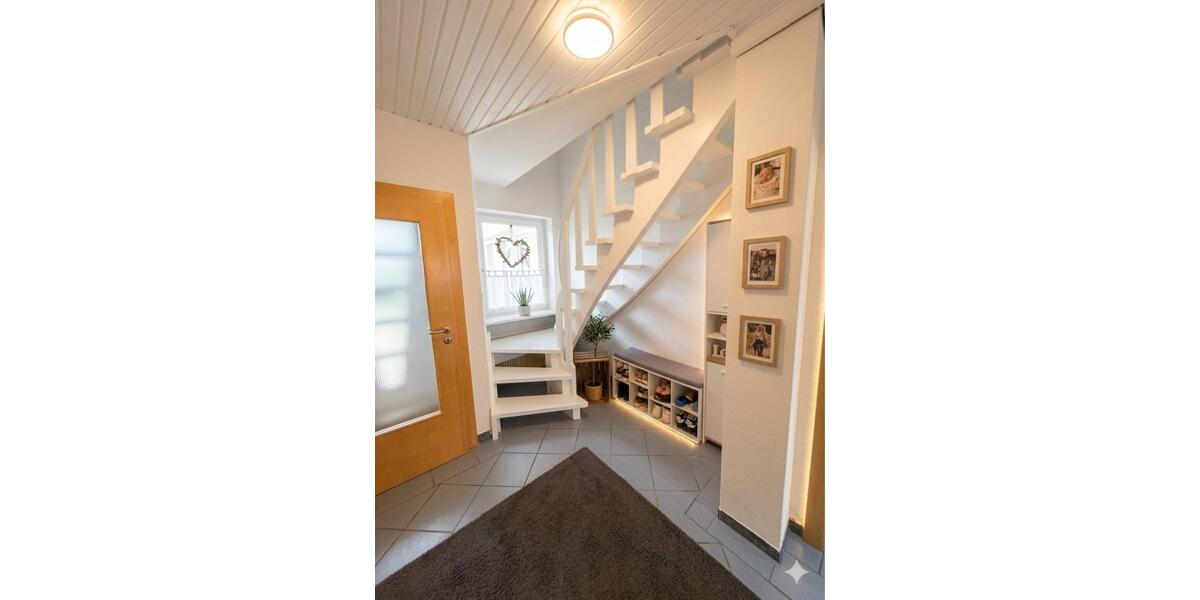 Einfamilienhaus Olpe - 9 Zimmer, 215 m&sup2;, 1.600&euro; | Angebot:26575909