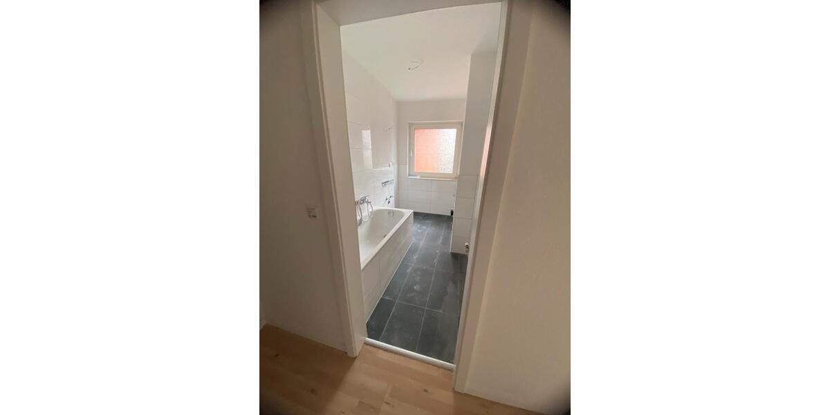 Etagenwohnung Hamm (Sieg) - 3.5 Zimmer, 82 m&sup2;, 157.500&euro; | Angebot:26643598