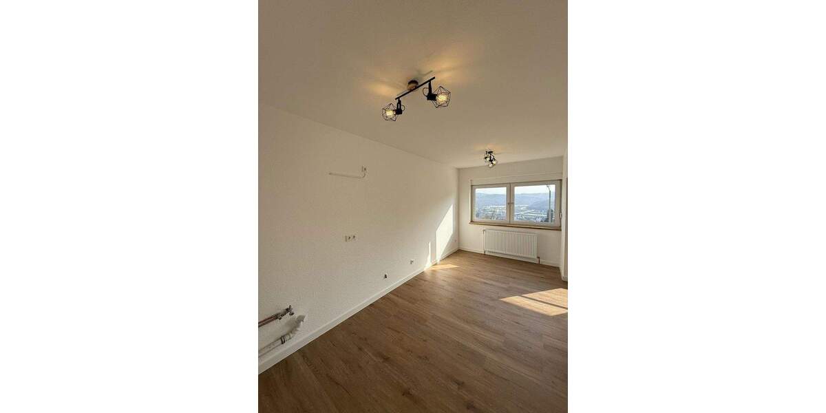 Etagenwohnung Siegen - 2 Zimmer, 72 m&sup2;, 184.000&euro; | Angebot:25755241