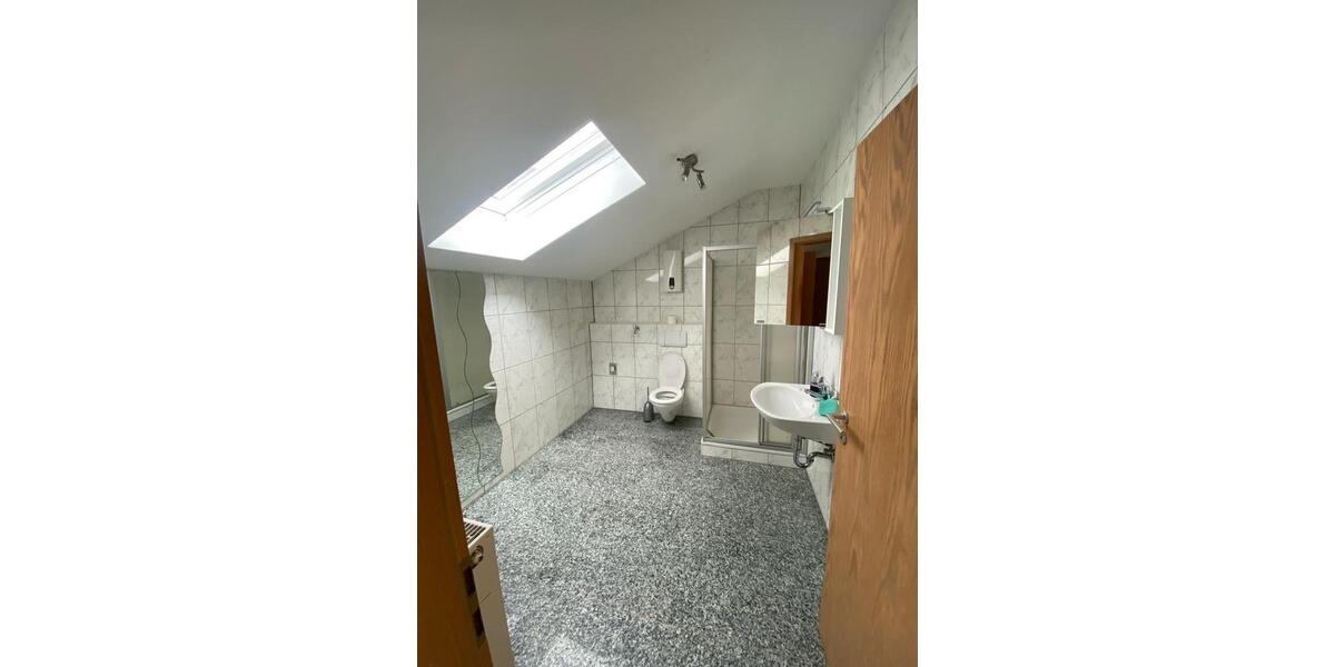 Dachgeschoßwohnung Nauroth - 1 Zimmer, 45 m&sup2;, 430&euro; | Angebot:25929904