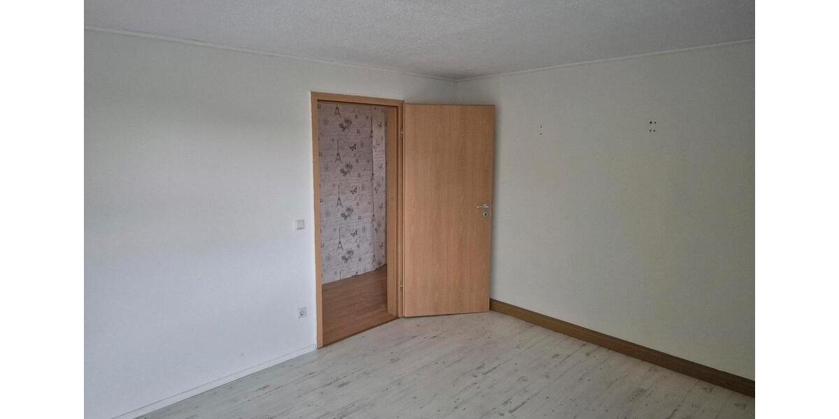 Dachgeschoßwohnung Siegen Eiserfeld - 2 Zimmer, 80 m&sup2;, 690&euro; | Angebot:25811926
