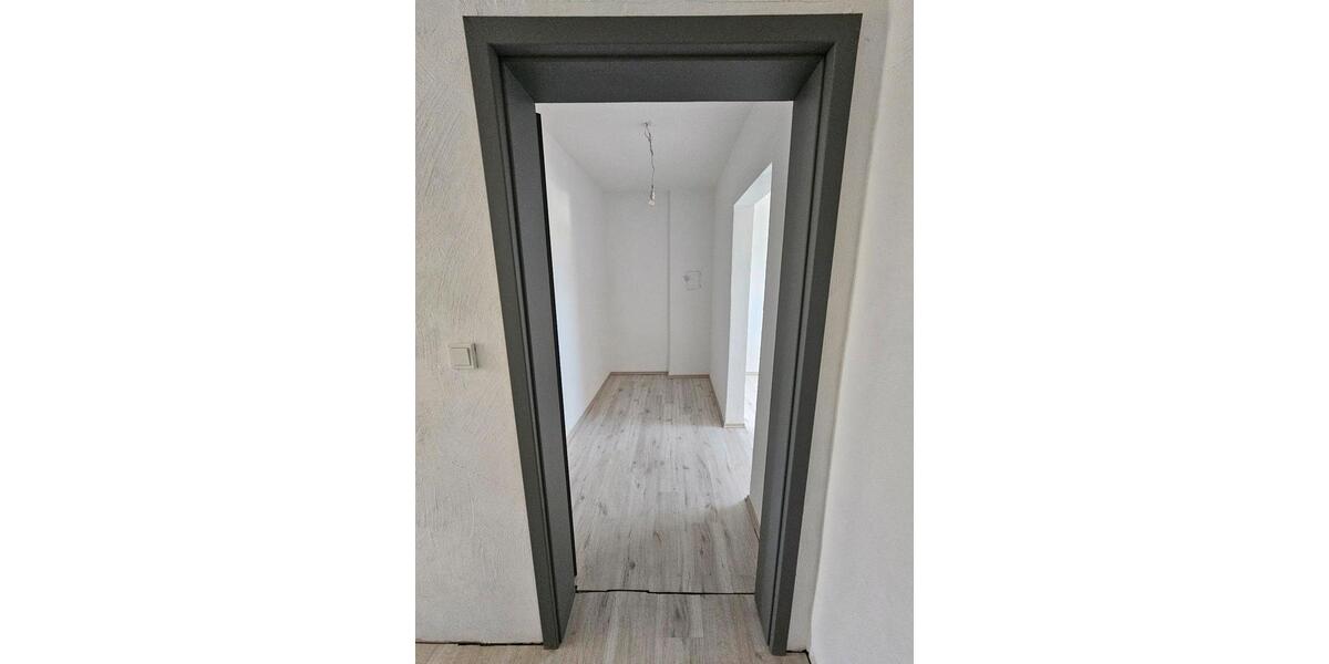 Dachgeschoßwohnung Siegen Dillnhütten - 3 Zimmer, 60 m&sup2;, 700&euro; | Angebot:25957369