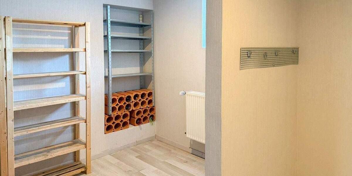 Einfamilienhaus Marzhausen - 9 Zimmer, 266 m&sup2;, 250.000&euro; | Angebot:25691935