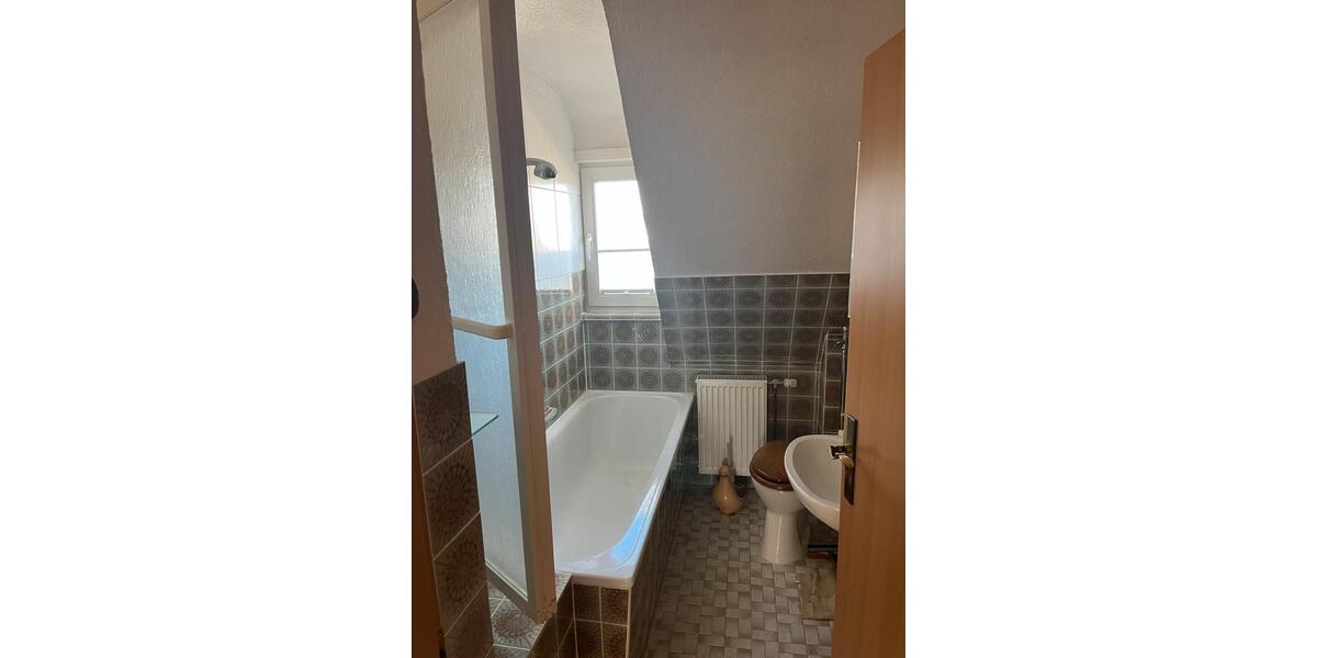 Dachgeschoßwohnung Siegen Kaan-Marienborn - 3 Zimmer, 58 m&sup2;, 470&euro; | Angebot:26395430