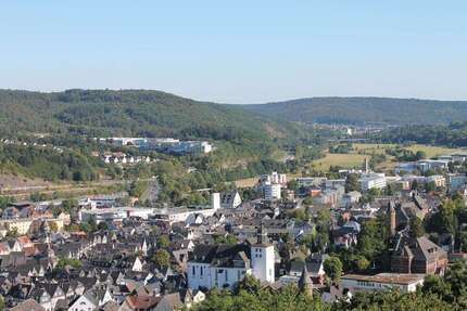 Haus Herborn - 8 Zimmer, 240 m&sup2;, 1.650&euro; | Angebot:27032042