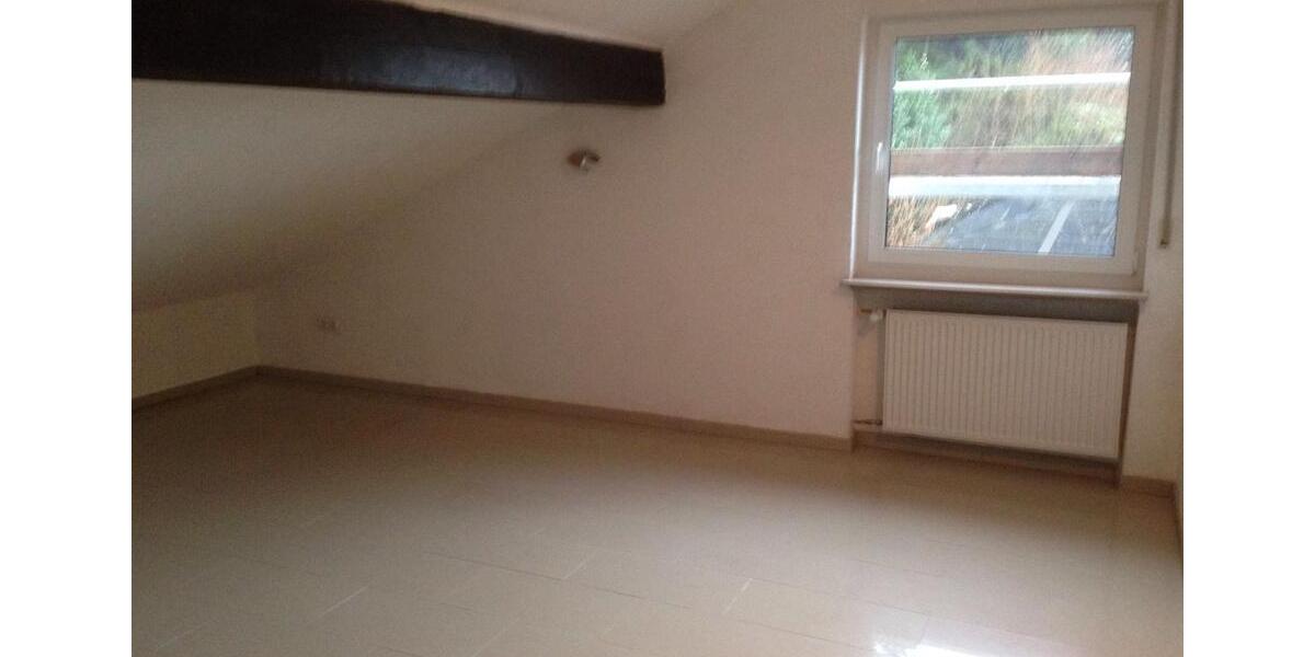 Dachgeschoßwohnung Siegen - 3 Zimmer, 105 m&sup2;, 656&euro; | Angebot:25764250