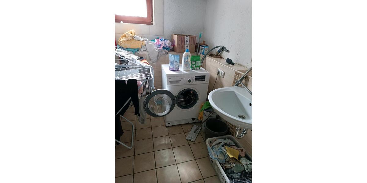 Etagenwohnung Siegen - 1 Zimmer, 14 m&sup2;, 300&euro; | Angebot:25397403