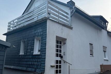 Haus Siegen - 4.5 Zimmer, 100 m&sup2;, 1.100&euro; | Angebot:25449511