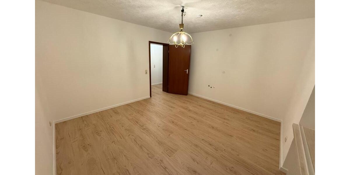 Erdgeschoßwohnung Kreuztal - 2 Zimmer, 69 m&sup2;, 700&euro; | Angebot:26665446