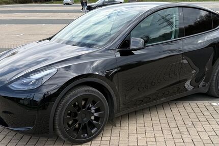 Tesla Model Y 90.000 km 29.500 &euro; Freudenberg 57258