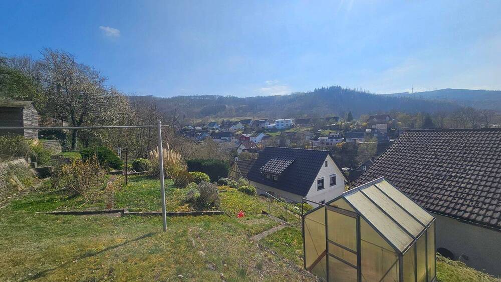 Einfamilienhaus Brachbach - 8 Zimmer, 150 m&sup2;, 210.000&euro; | Angebot:25738156