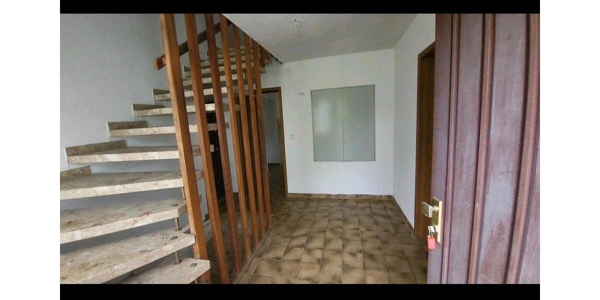 Mehrfamilienhaus, Wohnhaus Bad Laasphe - 13 Zimmer, 250 m&sup2;, 70.000&euro; | Angebot:26682934