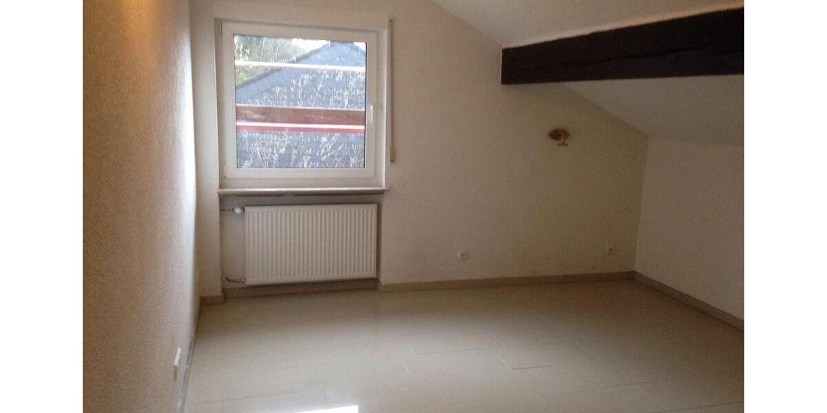 Dachgeschoßwohnung Siegen - 3 Zimmer, 105 m&sup2;, 656&euro; | Angebot:25764250