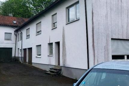 Haus Bad Laasphe - 13 Zimmer, 250 m&sup2;, 70.000&euro; | Angebot:26682934