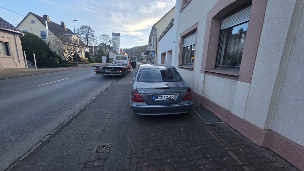 Mercedes-Benz Mercedes E 320 269.000 km 4.899 &euro; Lennestadt 57368