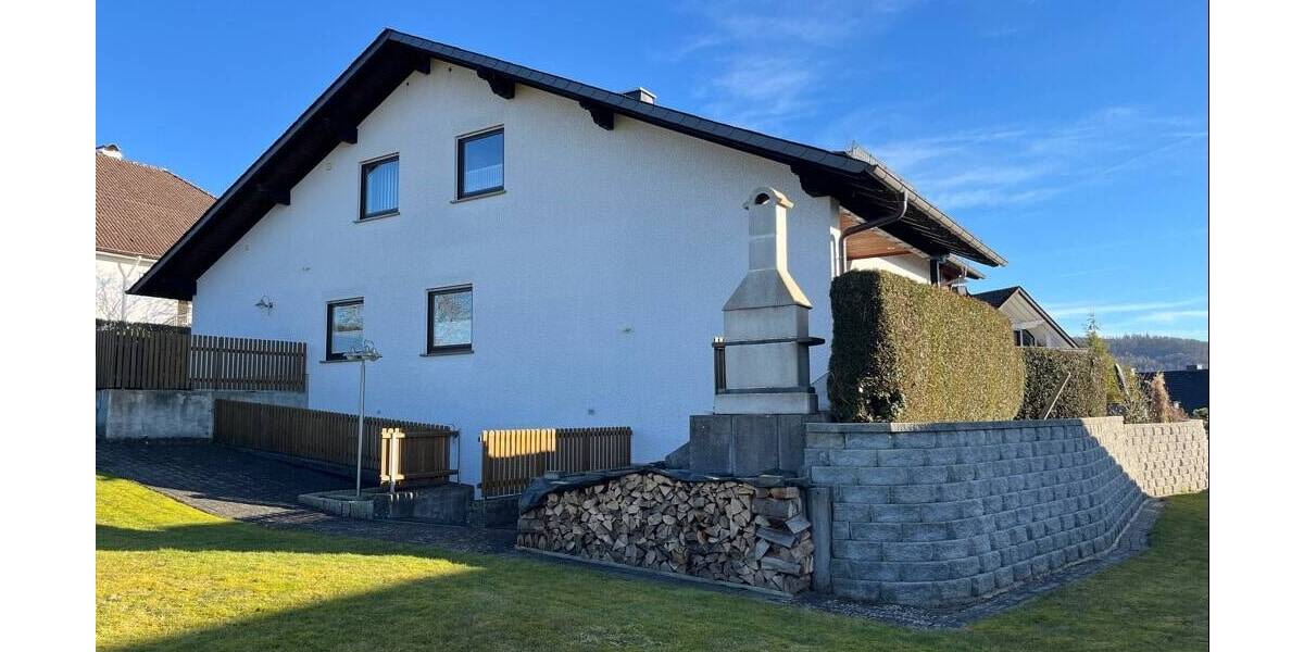 Einfamilienhaus Eschenburg Eibelshausen - 7 Zimmer, 225 m&sup2;, 435.000&euro; | Angebot:25667775