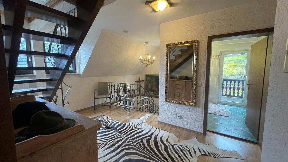 Einfamilienhaus Siegen Eiserfeld - 8 Zimmer, 318 m&sup2;, 677.500&euro; | Angebot:26869969