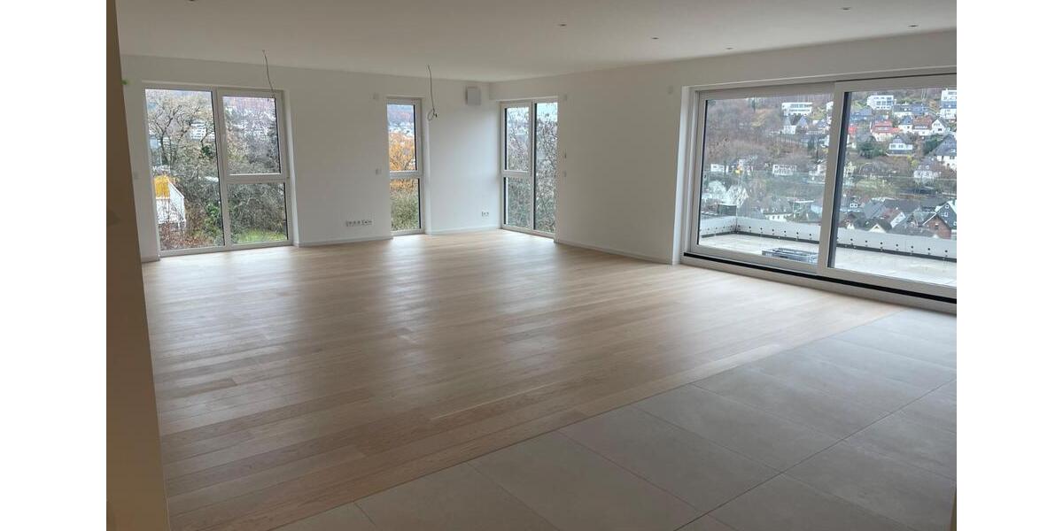 Maisonettenwohnung Siegen - 5 Zimmer, 190 m&sup2;, 1.900&euro; | Angebot:26602676