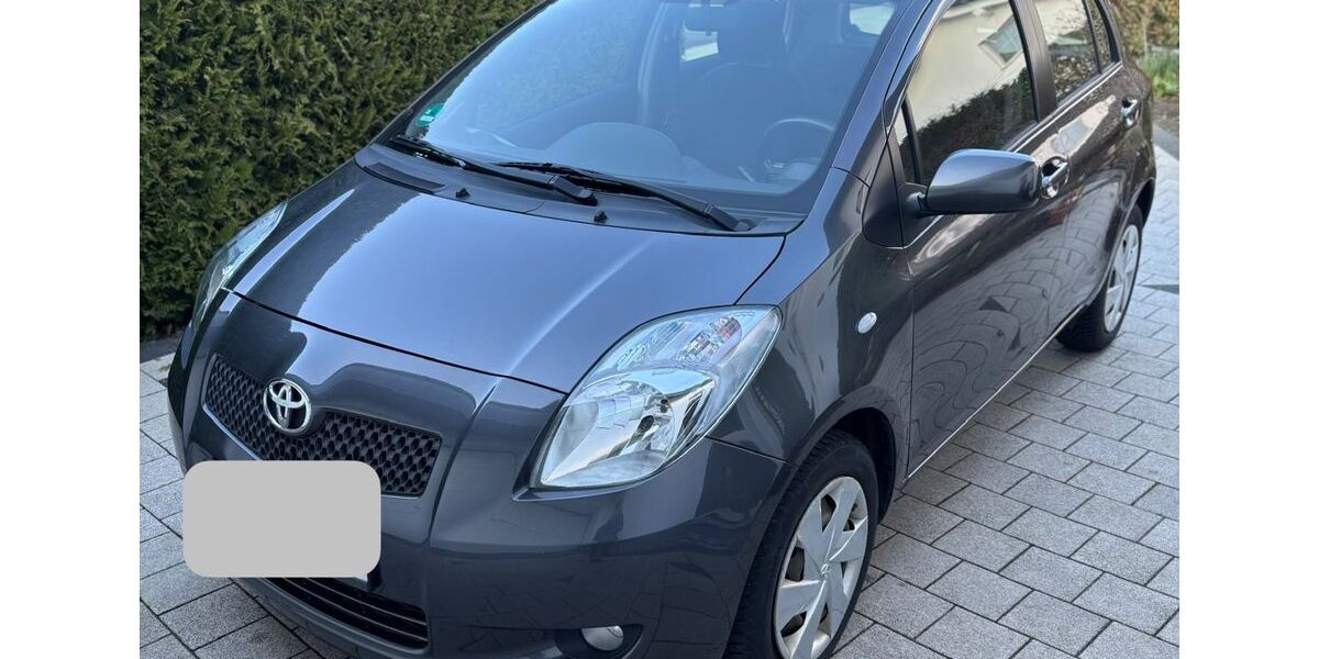 Toyota Yaris 112.800 km 4.450 &euro; Hilchenbach 57271